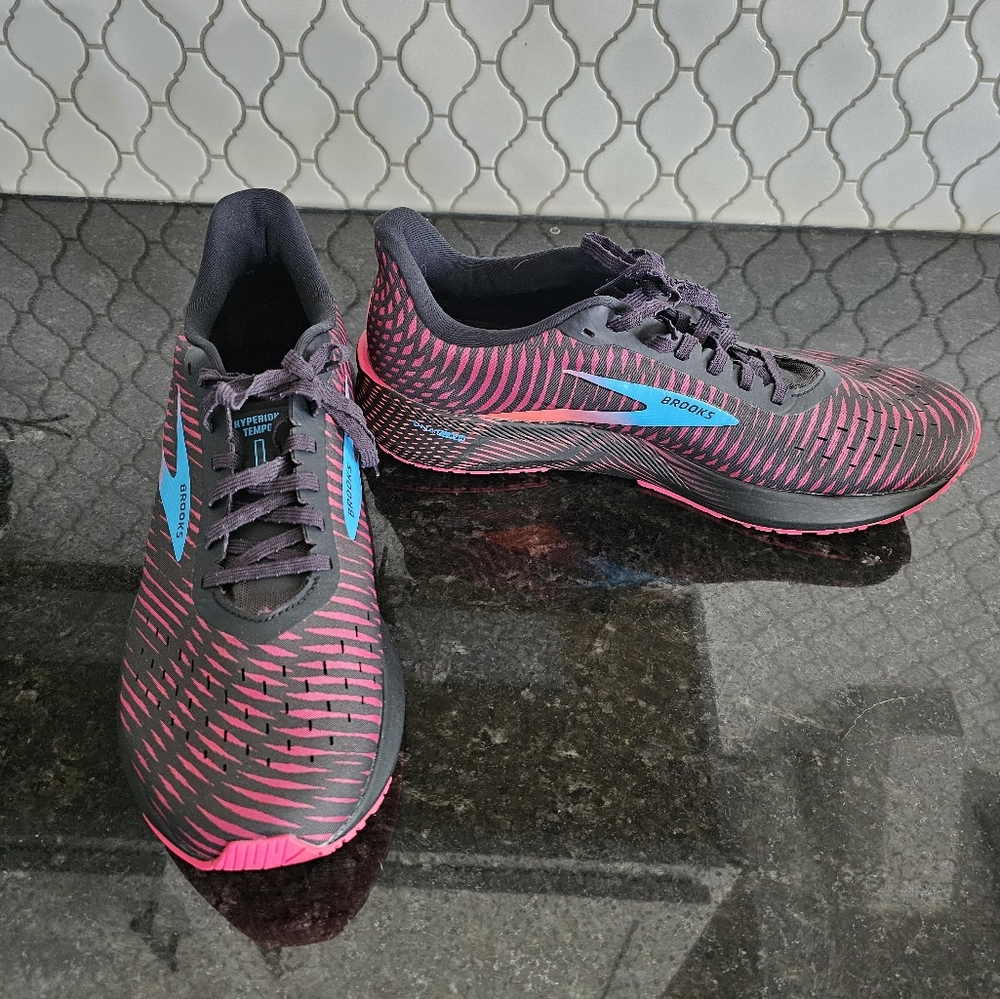 Brooks Hyperion Tempo Coral/Cosmo/Phantom